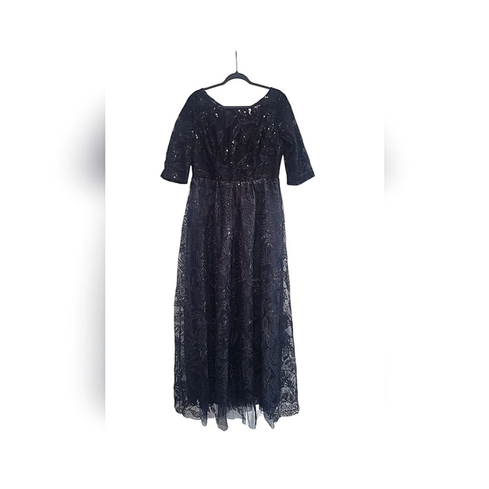 Elegant Black Lace Evening Gown Size 12